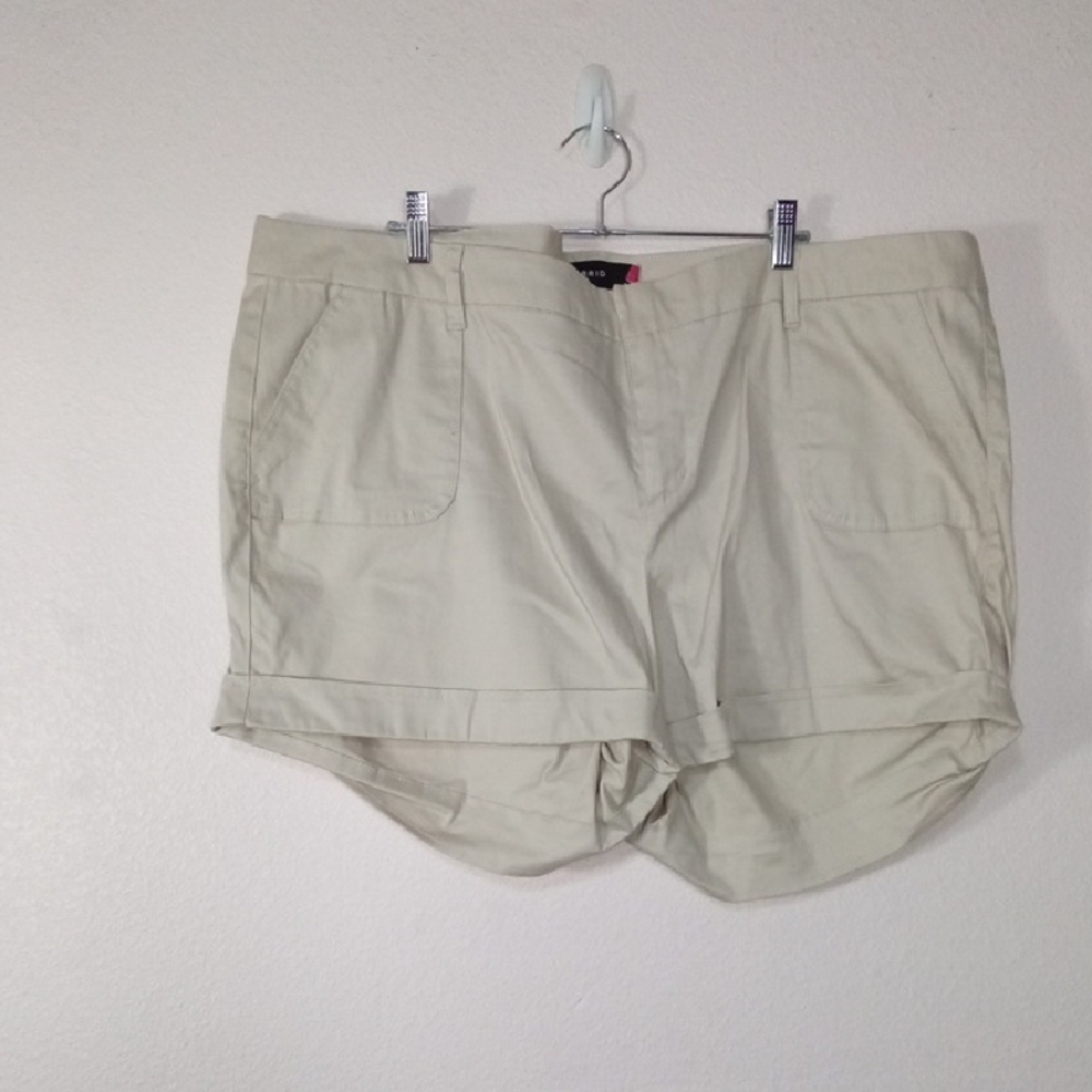 Torrid Beige Shorts Size 24